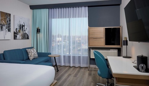 Standard Room, 1 King Bed, Non Smoking (Hearing Accessible)