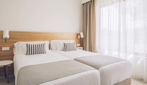 Double Room, Garden View, Poolside