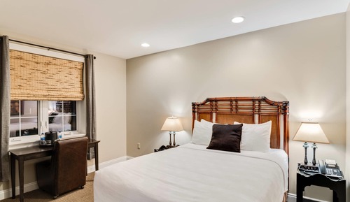 Standard Room, 1 King Bed, Non Smoking, not pet friendly