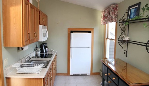 Master Suite with Kitchen