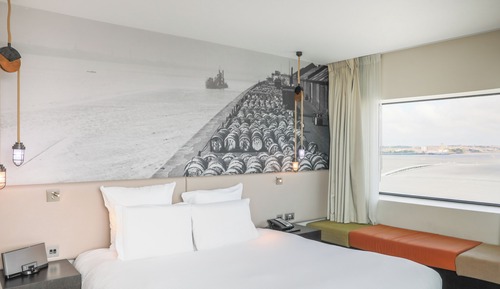 Deluxe Room, 1 King Bed
