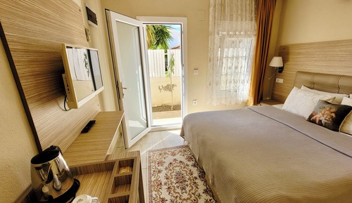 Small Double Rooms at Ground