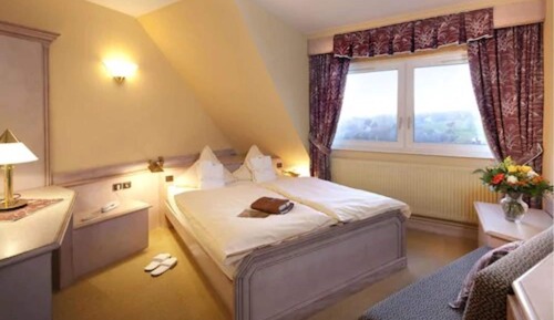 Attic Valley Room