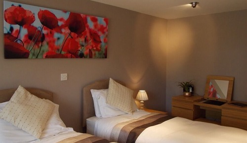 Superior Twin Room, Ensuite (King size bed)
