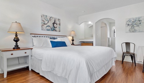 Cottage, Jetted Tub