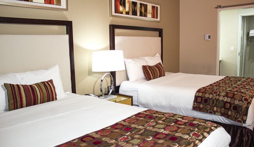 Suite, 2 Bedrooms, Non Smoking (1 King Bed and 2 Queen Beds)