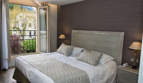 Superior room - Queen bed / 2 pers