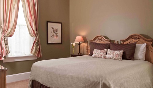 Classic - One King Bed