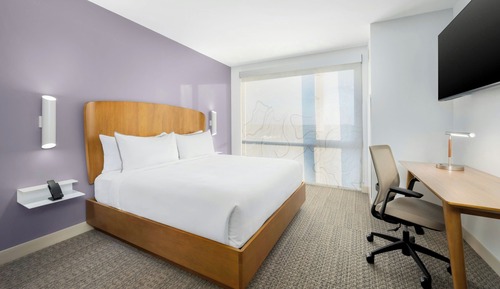 Room, 1 King Bed, Non Smoking (Hearing Accessible)