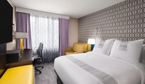 Standard Room, 1 Queen Bed, Non Smoking (Shower Only;with Sofabed)