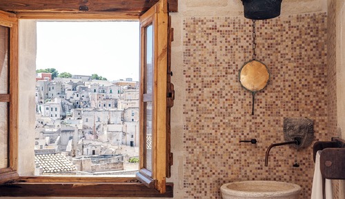 Magna Graecia Dwelling 17 - with view of the Sassi