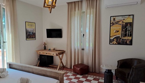 Deluxe Room, Pool View