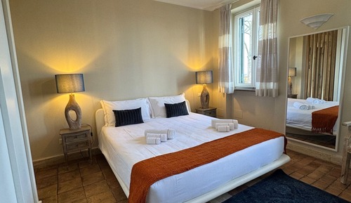 Junior Room, Garden View