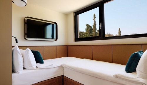 Room for 2+2 Seaview