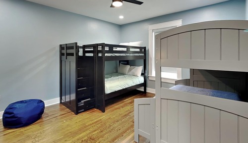 House (4 Bedrooms)