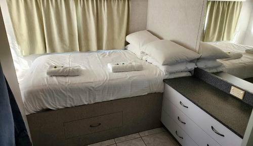 Economy Caravan with Annex - Sleeps 4