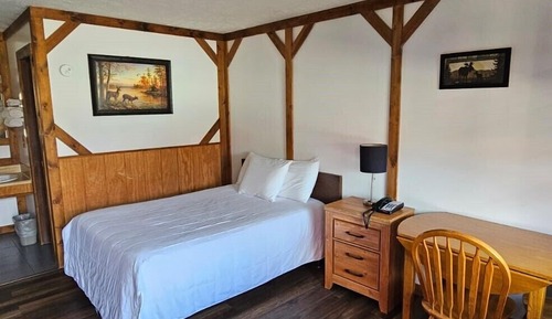 Standard Single Room, 1 Queen Bed
