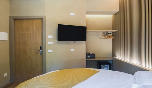 Deluxe Room 35 (Round Bed)
