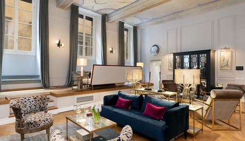 Deluxe Apartment