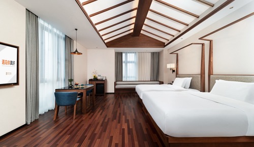 Signature Quadruple Room, 2 Queen Beds, Non Smoking