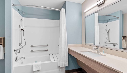 Suite, 1 King Bed, Accessible, Non Smoking