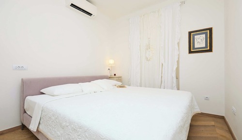 Apartment (2 Bedrooms)