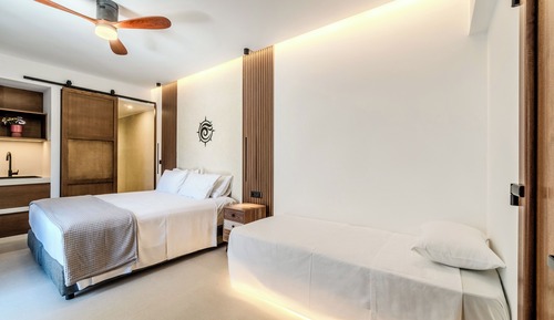 Superior Suite, 1 Double Bed with Sofa bed, Non Smoking, Partial Sea View