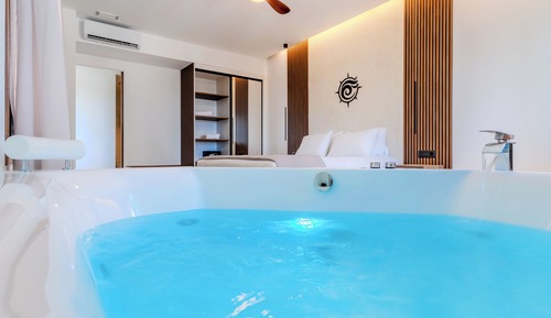 Deluxe Suite, Balcony, Partial Sea View