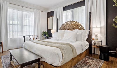 Design Single Room, 1 King Bed, Private Bathroom