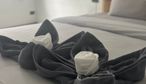 Signature Room, 1 King Bed, Balcony