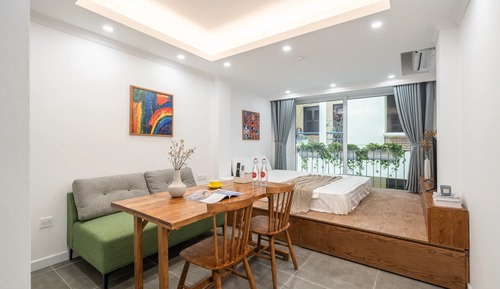 Basic Apartment, City View