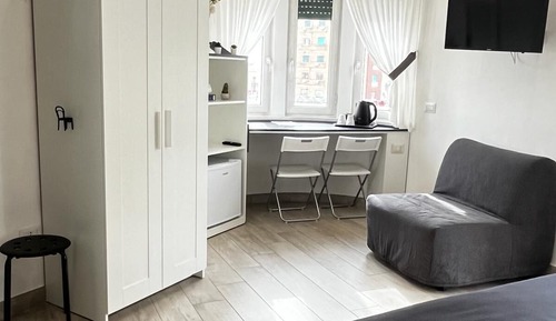 Classic Triple Room, Balcony, City View