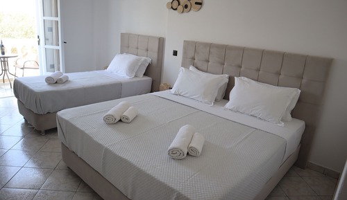 Superior Triple Room, Garden View