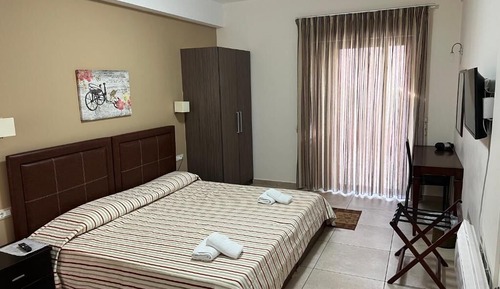 Economy Room