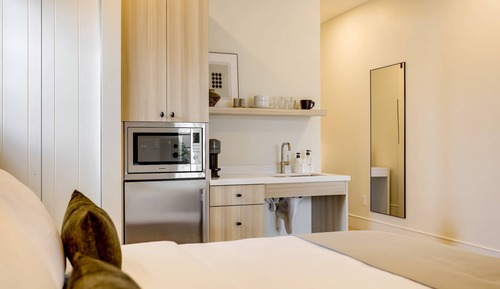 Comfort Studio, 1 King Bed