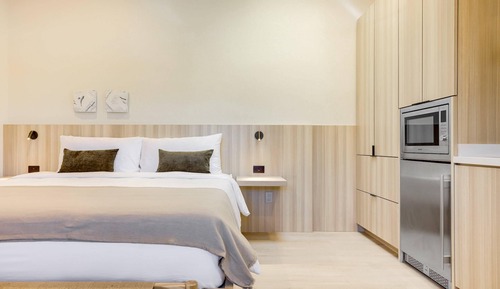 Premium Studio, 1 King Bed