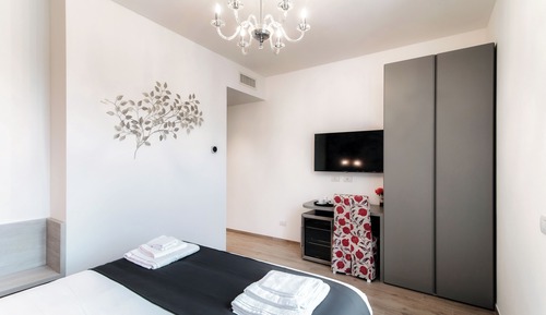 Deluxe Double Room, Partial Lake View