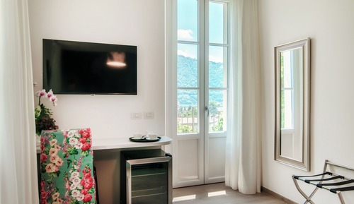 Deluxe Quadruple Room, Lake View
