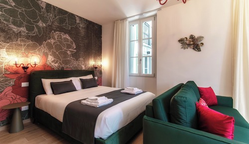 Deluxe Quadruple Room, Partial Lake View
