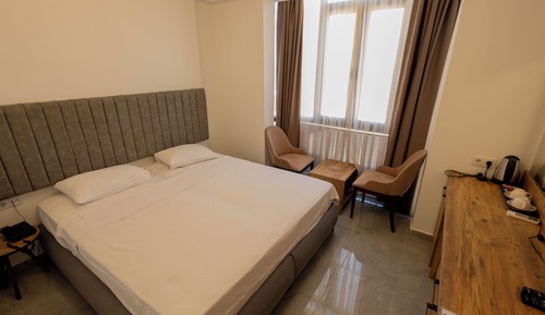 Standard Room, 1 Queen Bed, Sea View