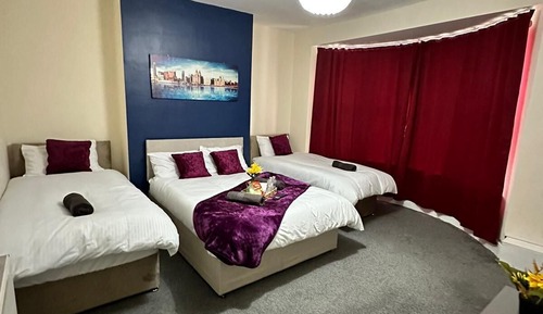 Standard Quadruple Room, Multiple Beds, Non Smoking, Ensuite