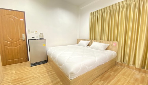 Deluxe Room, 1 King Bed, Non Smoking, City View