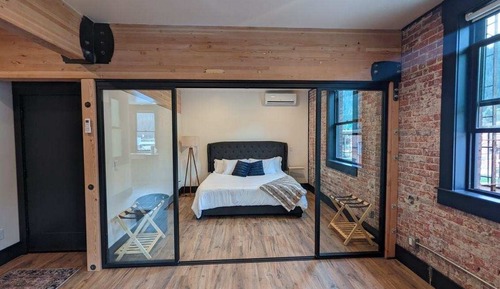 Luxury Apartment, 1 King Bed, Fireplace