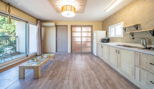 Basic Room, 1 Bedroom (seomhyanggi  302)