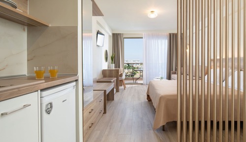 Suite, Sea View