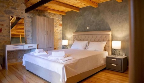 Superior House, Garden View