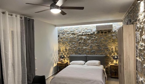 Superior Studio, Garden View