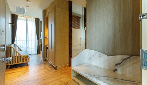 Canal Deluxe (King Bed)