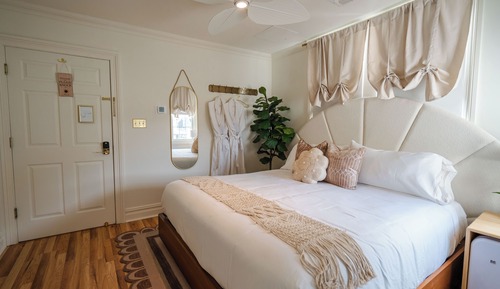 Pearl (Cozy King - 2nd Floor)