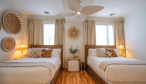 Seabreeze (Two Queen Deluxe - 2nd Floor)